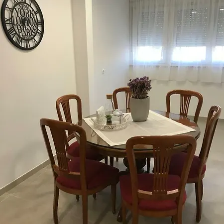 Apartment M&r *